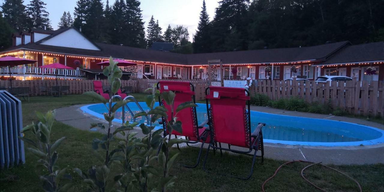 וואל - דויד Motel Des Pays D'En Haut מראה חיצוני תמונה